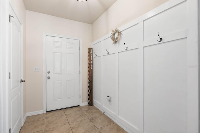14426 Haddon Mist Dr, Wimauma, FL 33598 - mudroom featuring baseboards and light tile patterned floors