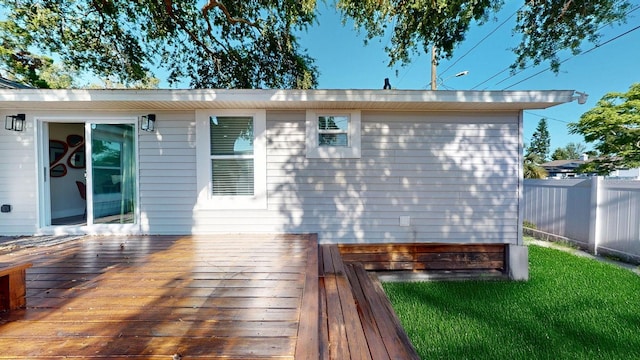 4530 5th Ave S, Saint Petersburg, FL 33711 - deck with fence