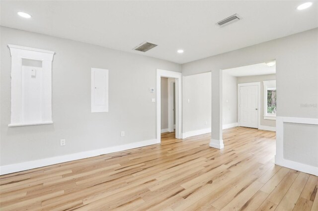 2920 E 20th Ave, Tampa, FL 33605 - spare room featuring recessed lighting, baseboards, light wood-style floors, and visible vents