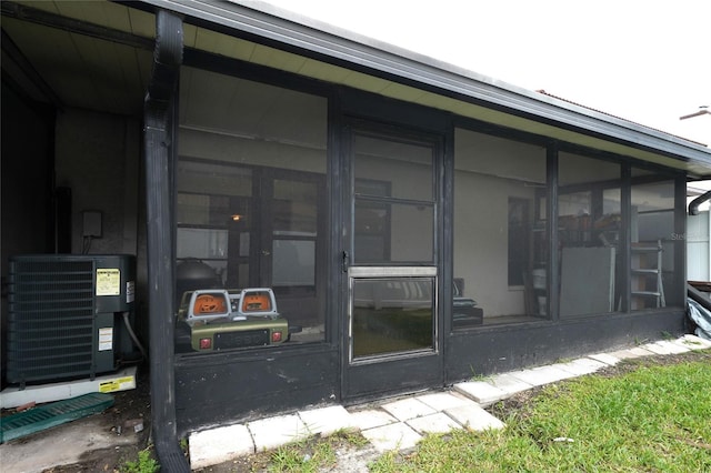 7360 Ulmerton Rd Unit 29B, Largo, FL 33771 - back of property with a sunroom