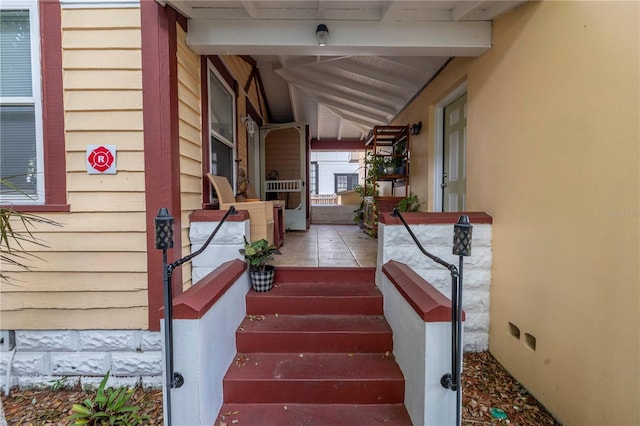 548 3rd St N, Saint Petersburg, FL 33701 - view of staircase