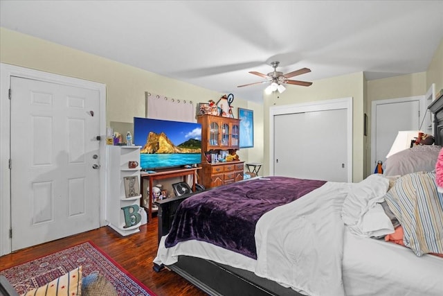 548 3rd St N, Saint Petersburg, FL 33701 - bedroom featuring a closet, a ceiling fan, and wood finished floors
