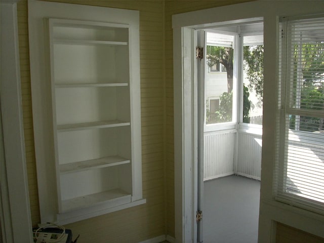 548 3rd St N, Saint Petersburg, FL 33701 - view of closet