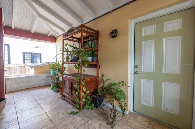 548 3rd St N, Saint Petersburg, FL 33701 - doorway to property with stucco siding