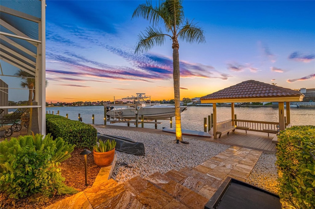 5812 Mariners Watch Dr, Tampa, FL 33615 - photo 1