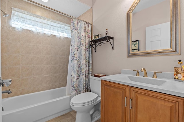 2050 N Pointe Alexis Dr, Tarpon Springs, FL 34689 - full bath featuring shower / bath combination with curtain, toilet, vanity, and tile patterned floors