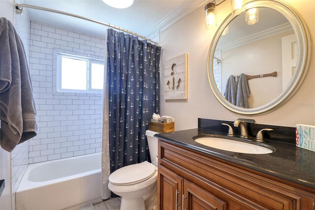 8326 Archwood Cir, Tampa, FL 33615 - bathroom with shower / bath combination with curtain, toilet, vanity, and crown molding