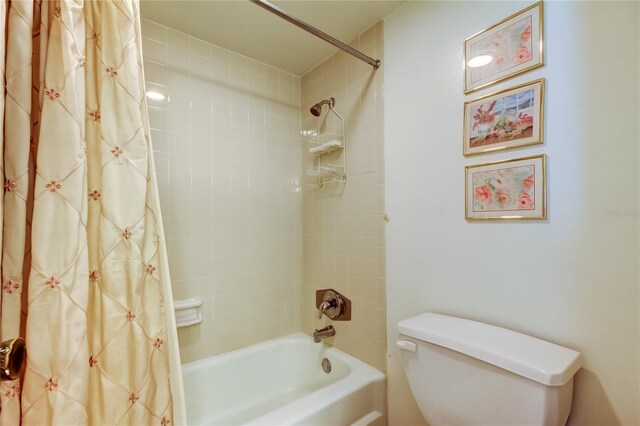 14130 Rosemary Ln Unit 3312, Largo, FL 33774 - bathroom featuring toilet and shower / bath combo