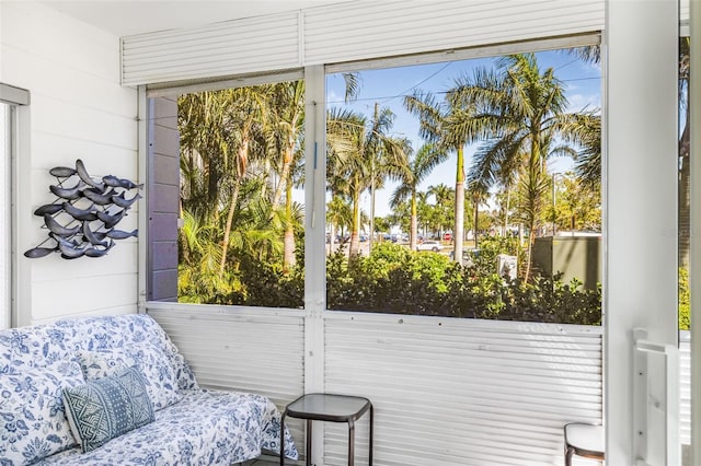 615 10th Ave NE Unit 1, Saint Petersburg, FL 33701 - view of sunroom / solarium
