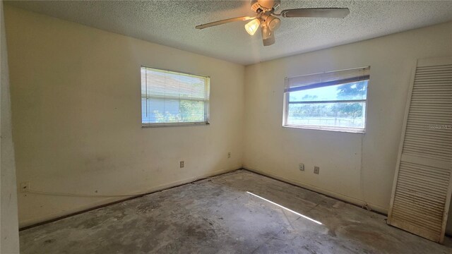 704 Lemonwood Dr, Oldsmar, FL 34677 - photo 27
