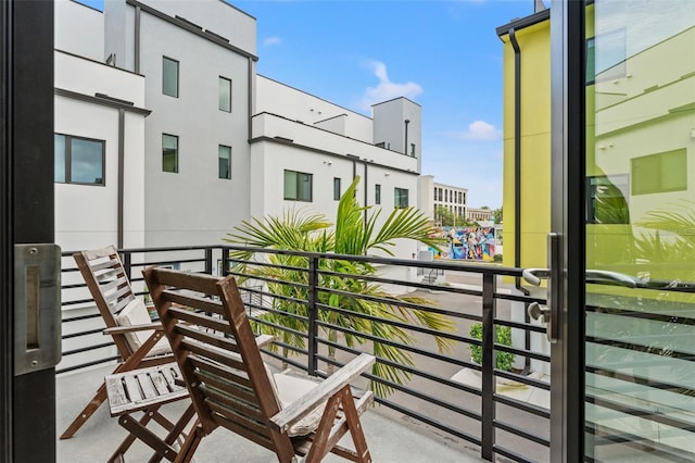 907 Arlington Ave N, Saint Petersburg, FL 33705 - view of balcony
