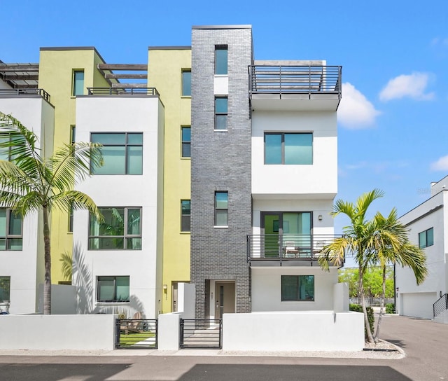 907 Arlington Ave N, Saint Petersburg, FL 33705 - photo 2