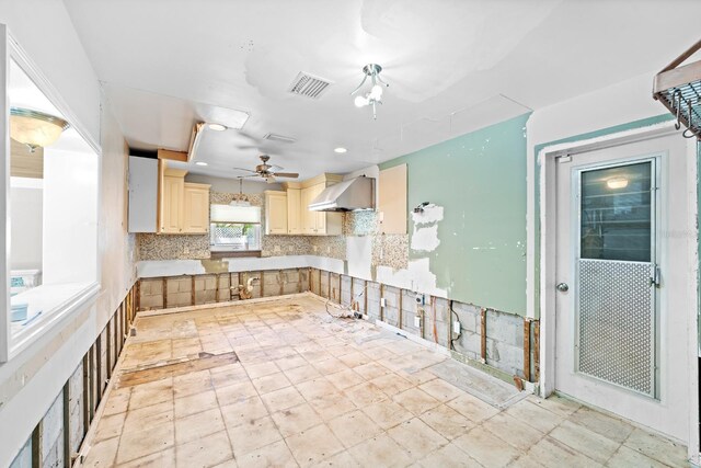 219 Rialto Way NE, Saint Petersburg, FL 33704 - photo 8