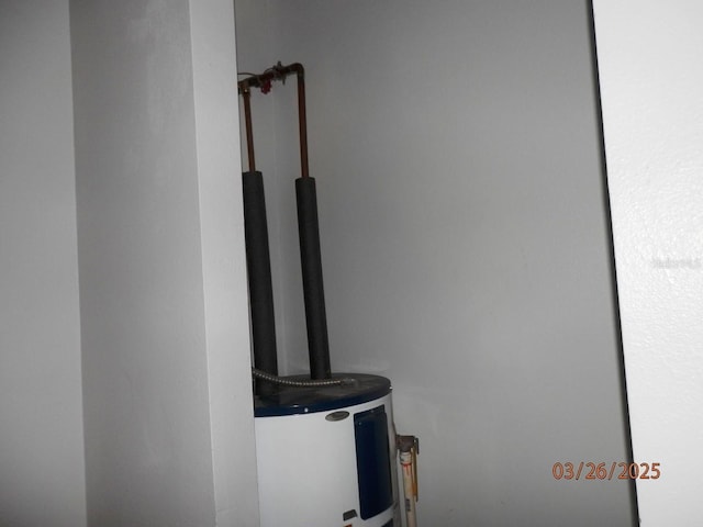 851 Easy St, Brooksville, FL 34601 - room details featuring water heater