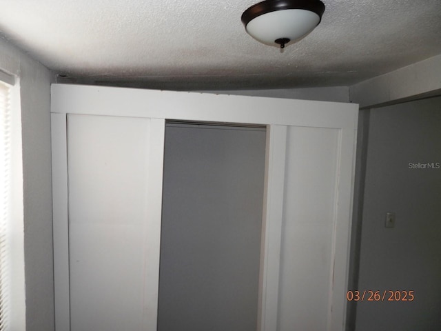 851 Easy St, Brooksville, FL 34601 - room details with a textured ceiling
