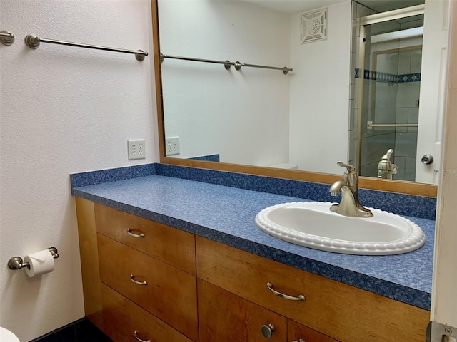 1655 S Highland Ave Unit I286, Clearwater, FL 33756 - full bath with vanity and a shower with door