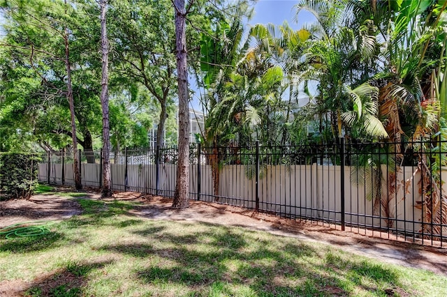 13217 Canopy Creek Dr, Tampa, FL 33625 - view of gate