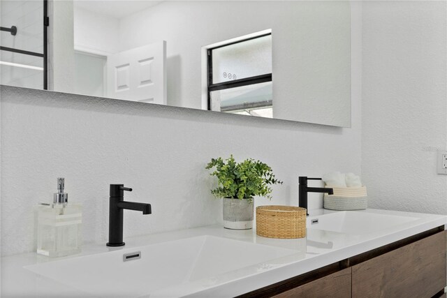 4715 Kemble Ct, Tampa, FL 33624 - full bath with vanity
