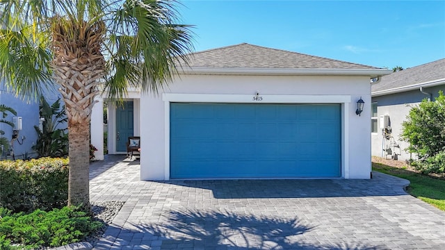5415 Los Robles Ct, Palmetto, FL 34221 - garage featuring driveway