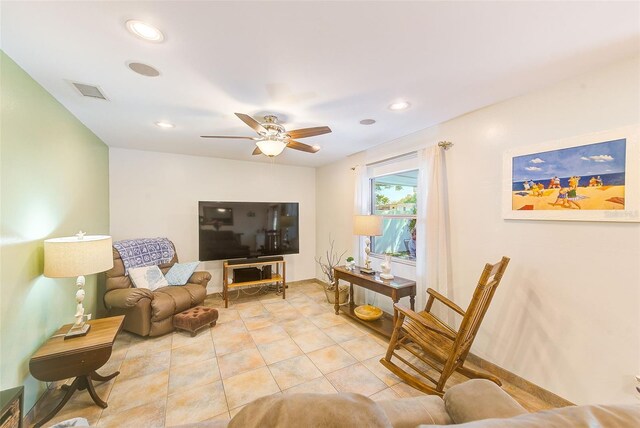 700 16th St NW, Largo, FL 33770 - living area with a ceiling fan, visible vents, and recessed lighting