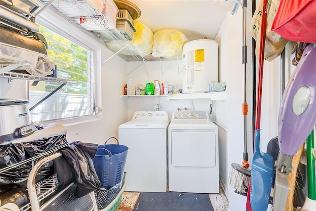 700 16th St NW, Largo, FL 33770 - clothes washing area featuring independent washer and dryer and laundry area