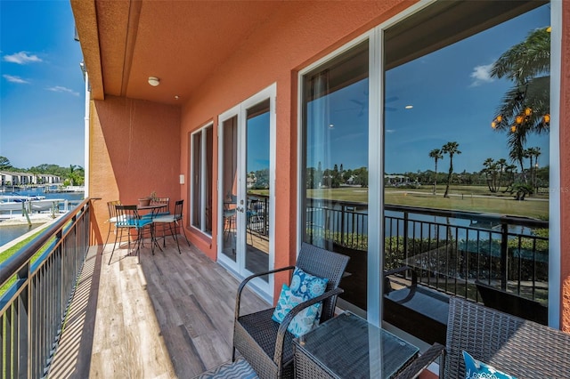 47 W Morgan St, Tarpon Springs, FL 34689 - balcony featuring a water view
