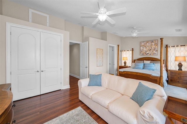 47 W Morgan St, Tarpon Springs, FL 34689 - bedroom featuring a ceiling fan, visible vents, wood finished floors, baseboards, and a closet