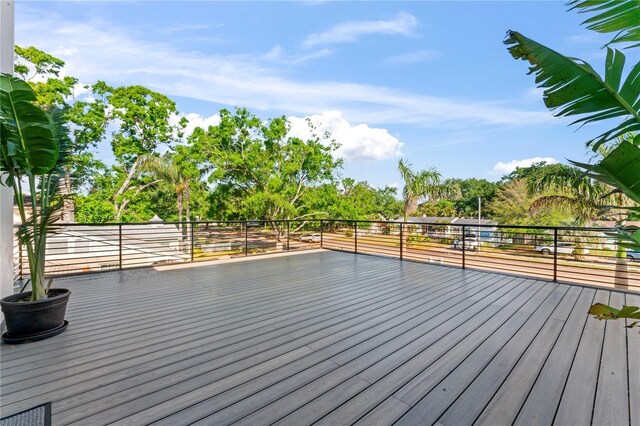 3604 W El Prado Blvd, Tampa, FL 33629 - view of wooden deck