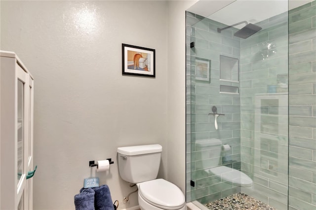 200 Meres Blvd Unit 7, Tarpon Springs, FL 34689 - full bath featuring a stall shower and toilet
