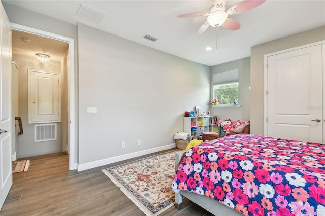 4007 W Gray St, Tampa, FL 33609 - bedroom featuring wood finished floors and visible vents