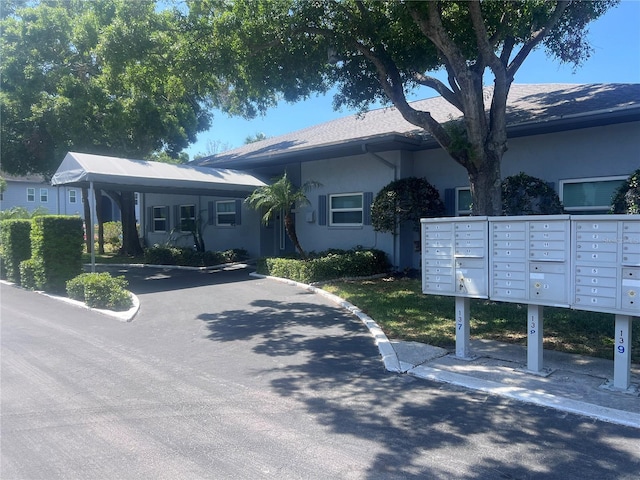 view of front facade with stucco siding