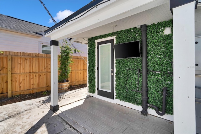 705 28th St N, Saint Petersburg, FL 33713 - view of patio / terrace with fence