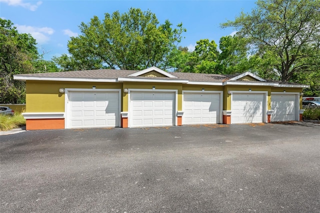 4207 S Dale Mabry Hwy Unit 3302, Tampa, FL 33611 - view of garage