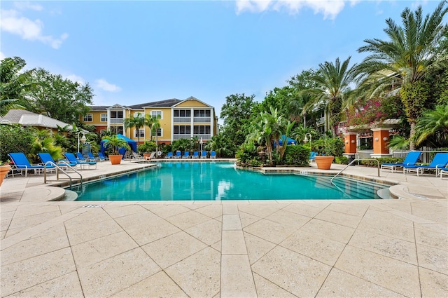 4207 S Dale Mabry Hwy Unit 3302, Tampa, FL 33611 - community pool featuring a patio