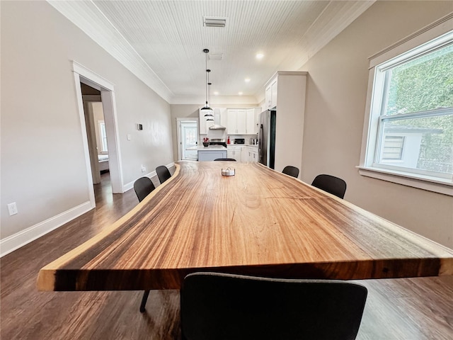 1515 E 31st Ave, Tampa, FL 33610 - dining area featuring visible vents, baseboards, ornamental molding, recessed lighting, and dark wood-style floors