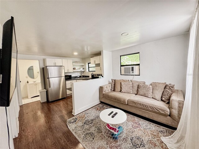 1515 E 31st Ave, Tampa, FL 33610 - living room featuring dark wood finished floors