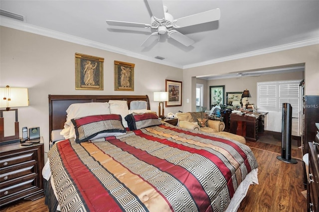 7944 Royal Hart Dr, New Port Richey, FL 34653 - bedroom featuring crown molding, wood finished floors, a ceiling fan, and visible vents