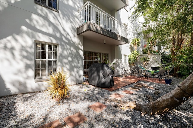 2314 S Clewis Ct Unit 106, Tampa, FL 33629 - view of patio / terrace with a balcony and area for grilling