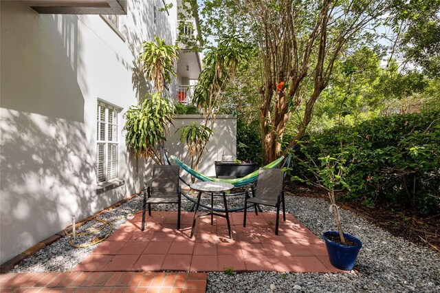 2314 S Clewis Ct Unit 106, Tampa, FL 33629 - view of patio