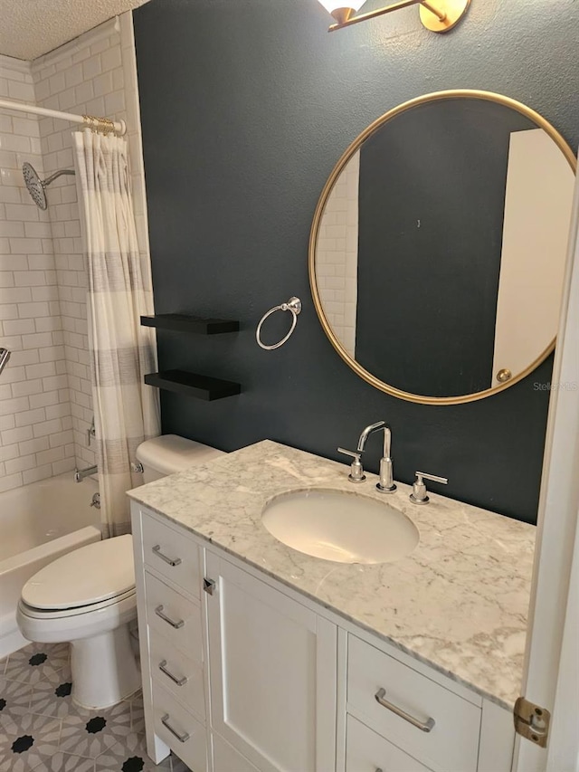 607 Manchester Woods Dr Unit 84, Sun City Center, FL 33573 - bathroom featuring vanity, toilet, shower / bathtub combination with curtain, tile patterned flooring, and a textured ceiling