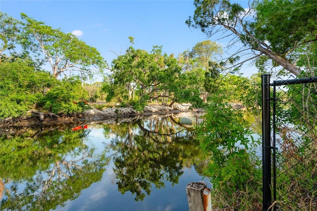 8615 Jackson Springs Rd, Tampa, FL 33615 - view of water feature