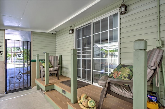 921 24th Ave N, Saint Petersburg, FL 33704 - view of sunroom