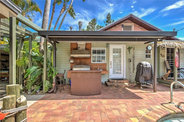 921 24th Ave N, Saint Petersburg, FL 33704 - view of patio / terrace