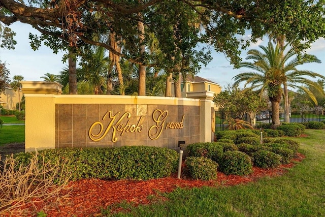 11260 Kapok Grand Cir, Madeira Beach, FL 33708 - community / neighborhood sign featuring fence
