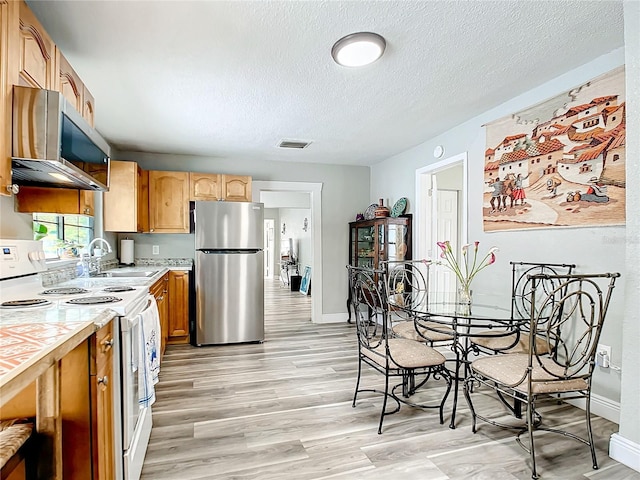 2425 Auburn St S, Saint Petersburg, FL 33712 - photo 5