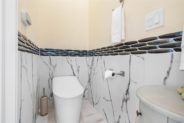 9897 Sago Point Dr, Seminole, FL 33777 - half bath featuring toilet