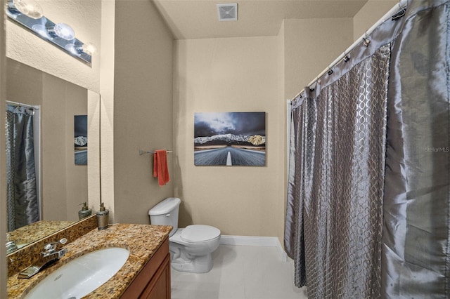 700 S Harbour Island Blvd Unit 813, Tampa, FL 33602 - bathroom with baseboards, visible vents, toilet, and vanity
