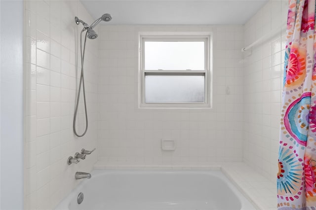 11368 93rd St, Largo, FL 33773 - full bath featuring shower / bath combo with shower curtain