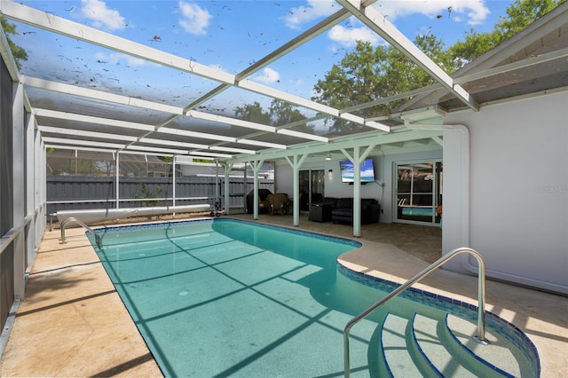11368 93rd St, Largo, FL 33773 - view of pool featuring a patio and a lanai