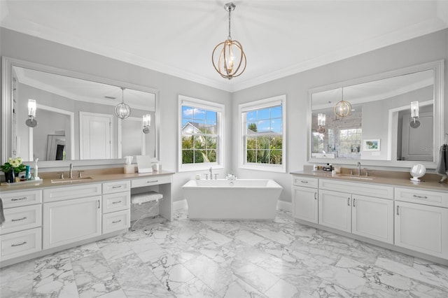 5025 W Homer Ave, Tampa, FL 33629 - full bathroom featuring a freestanding bath, a sink, and a notable chandelier